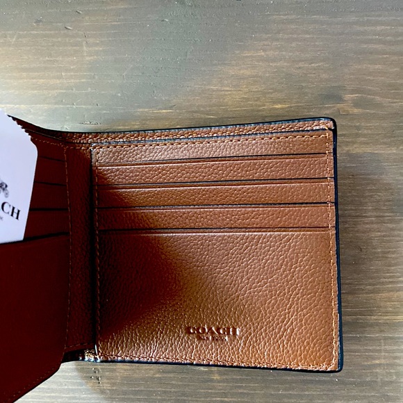 Coach wallet brand new never used. Original box and tag. - Picture 2 of 5